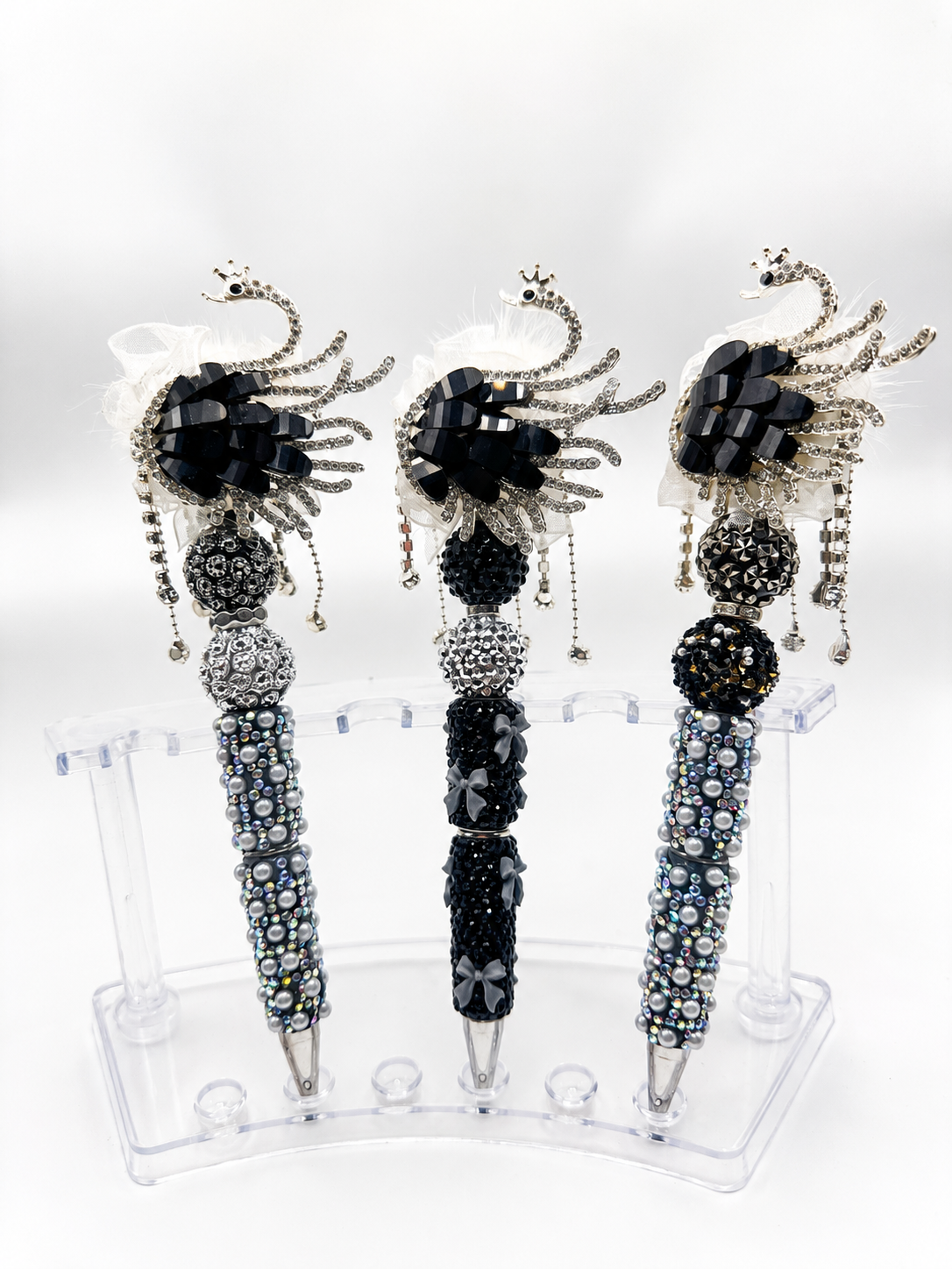 ✨ Elegant Swan Beaded Pens
